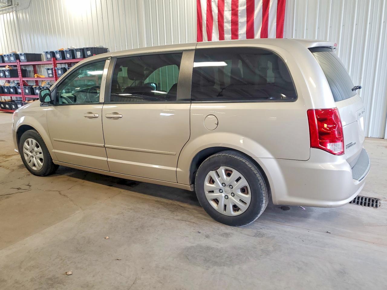 2015 DODGE GRAND CARAVAN SE — снимка 2