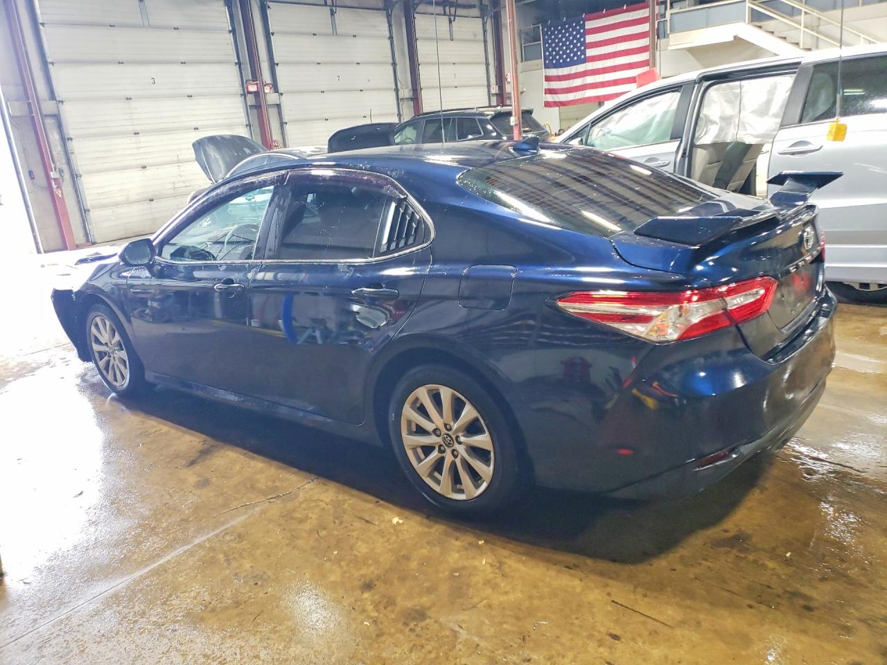 2019 TOYOTA CAMRY LE — снимка 2