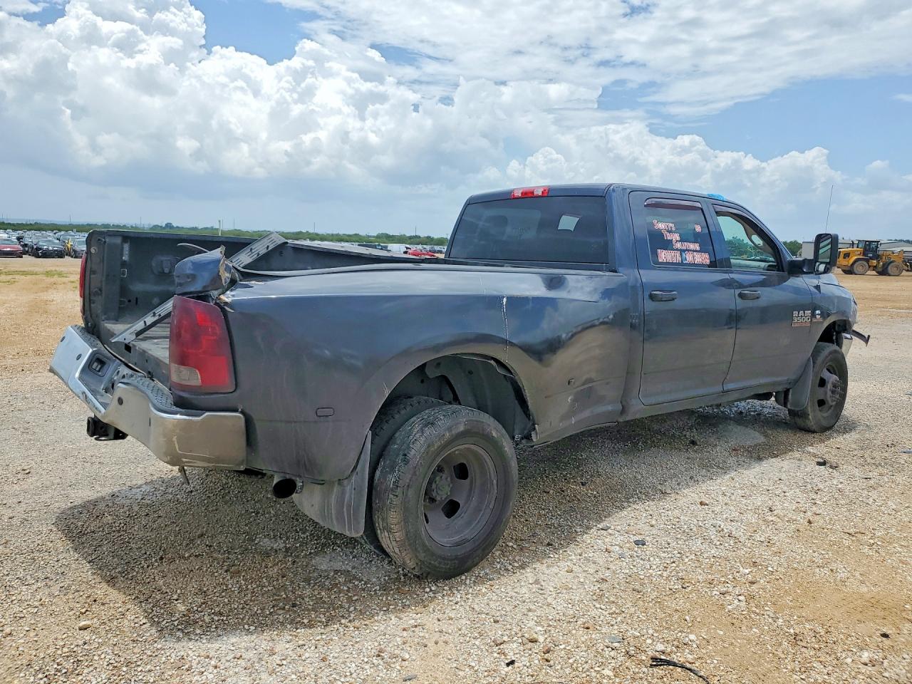 2017 RAM 3500 ST — снимка 3