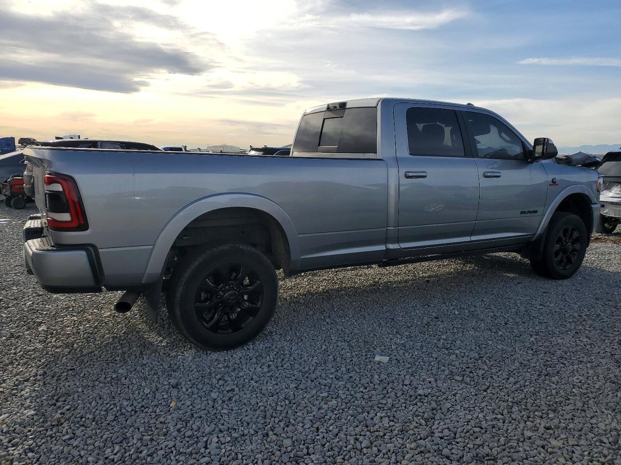2022 RAM 3500 LIMITED — снимка 3