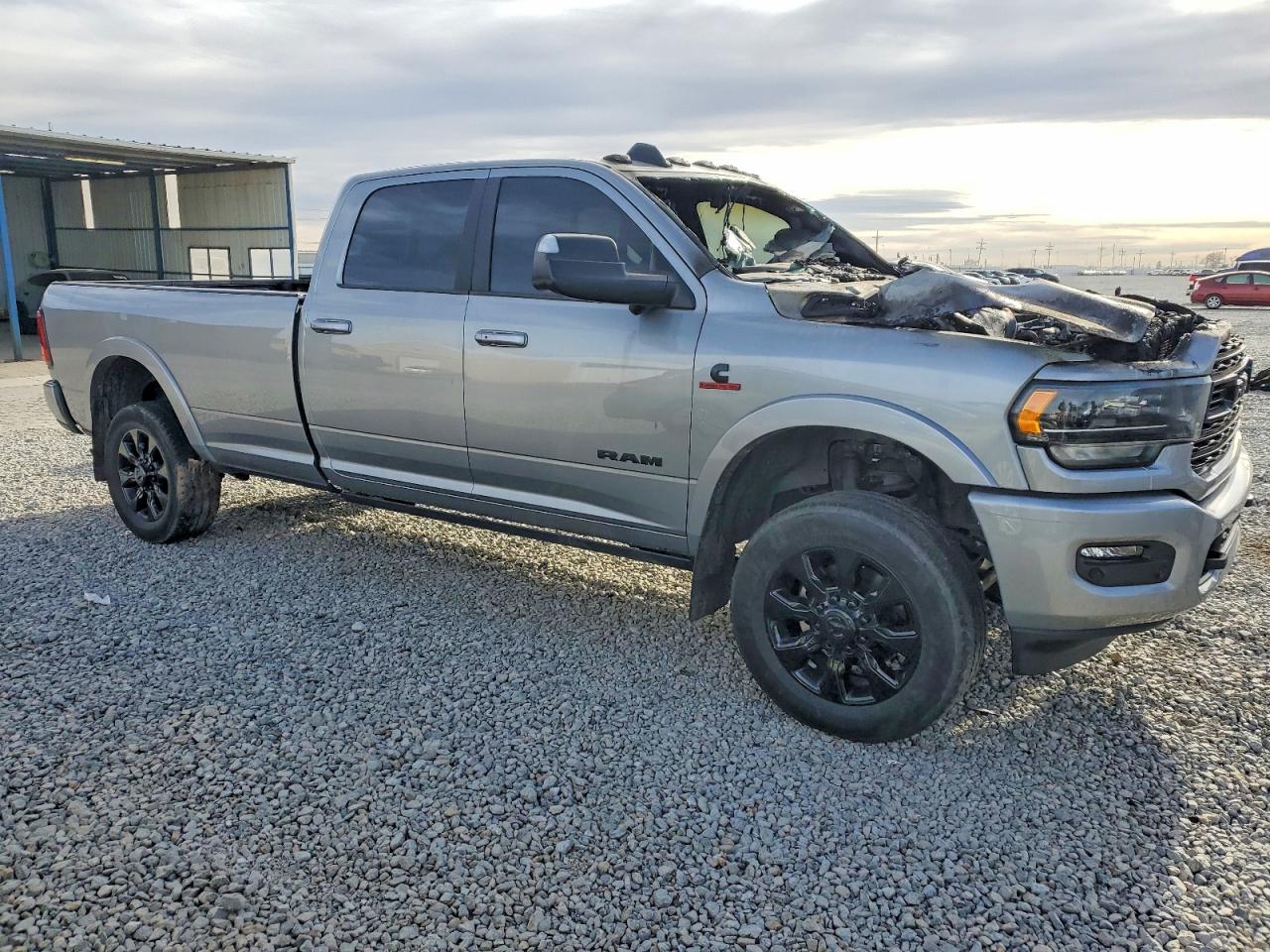 2022 RAM 3500 LIMITED — снимка 4