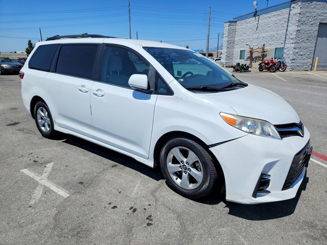 2018 TOYOTA SIENNA LE — снимка 4