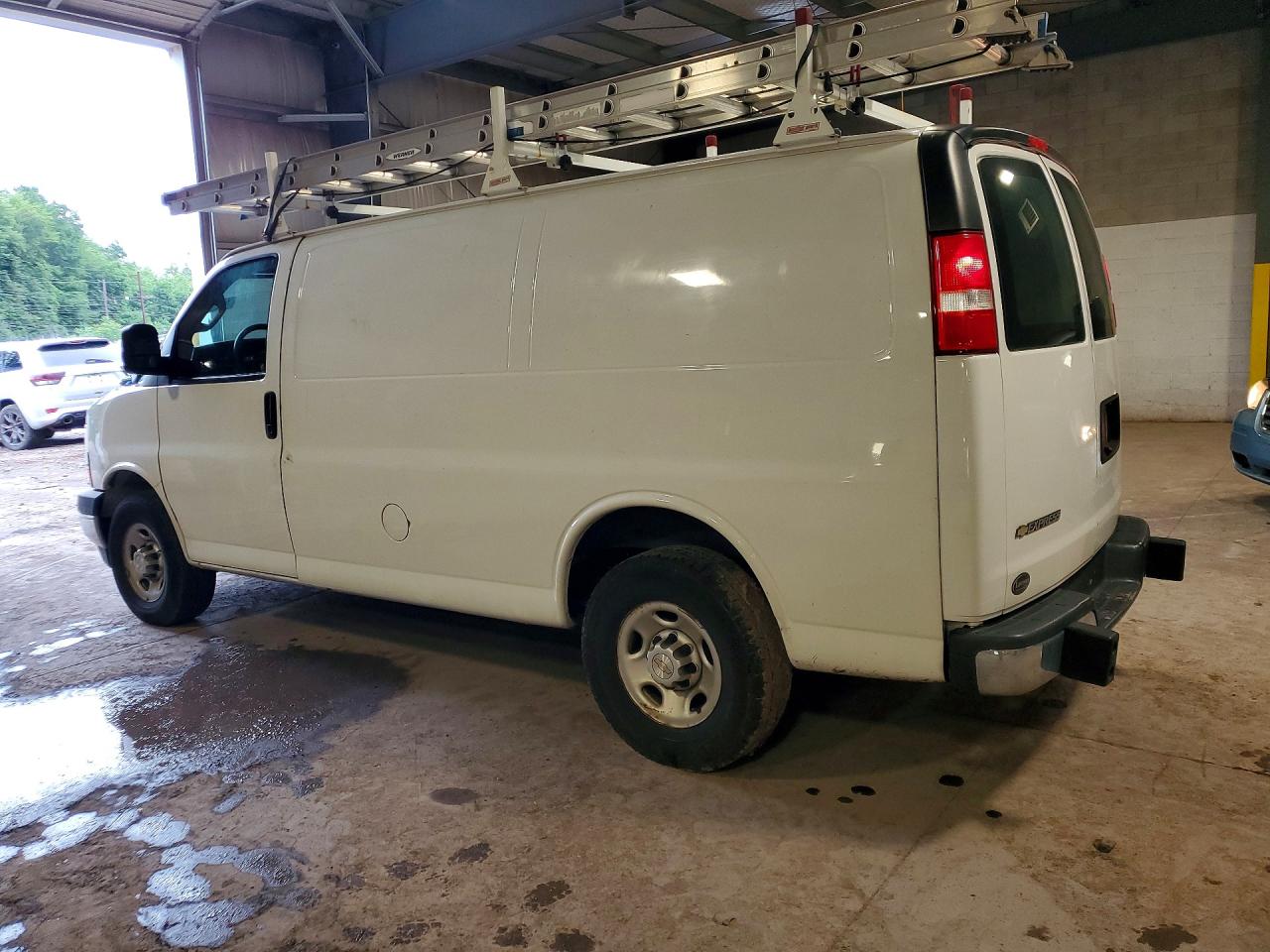 2020 CHEVROLET EXPRESS G2500 — снимка 2