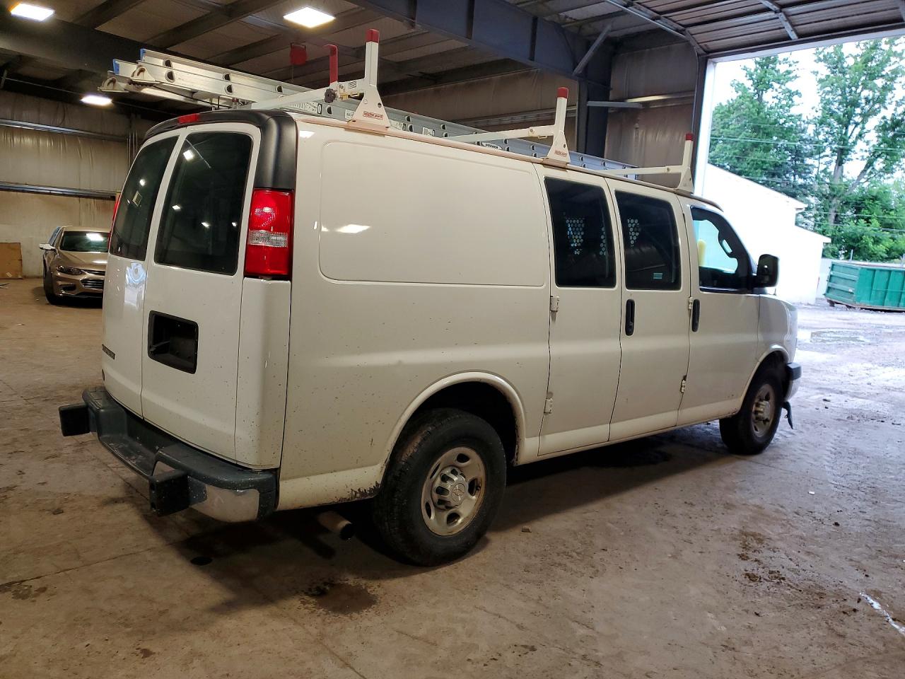 2020 CHEVROLET EXPRESS G2500 — снимка 3