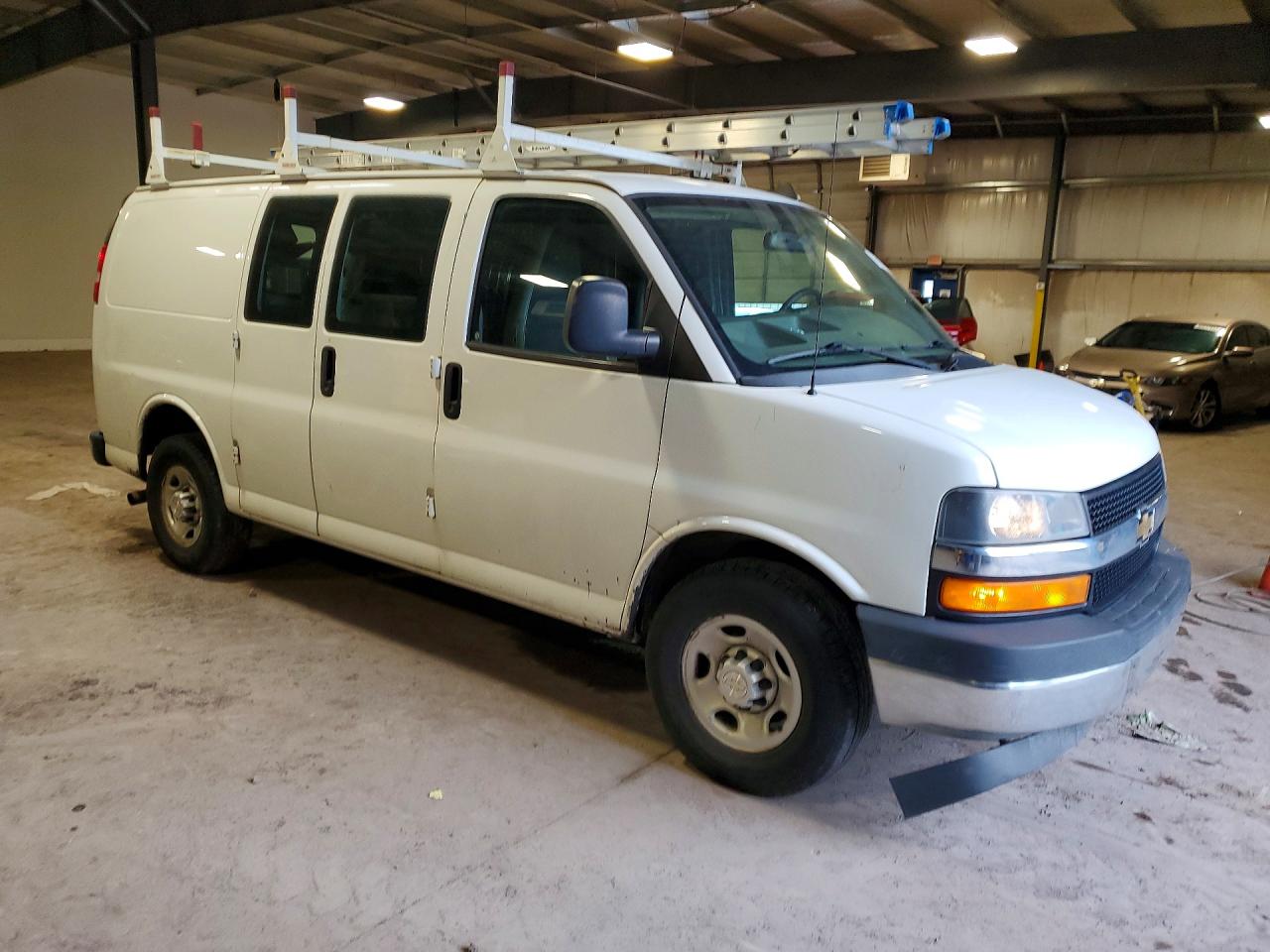2020 CHEVROLET EXPRESS G2500 — снимка 4