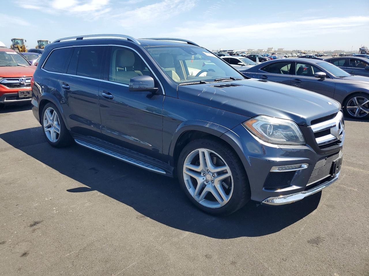 2013 MERCEDES-BENZ GL 550 4MATIC — снимка 4