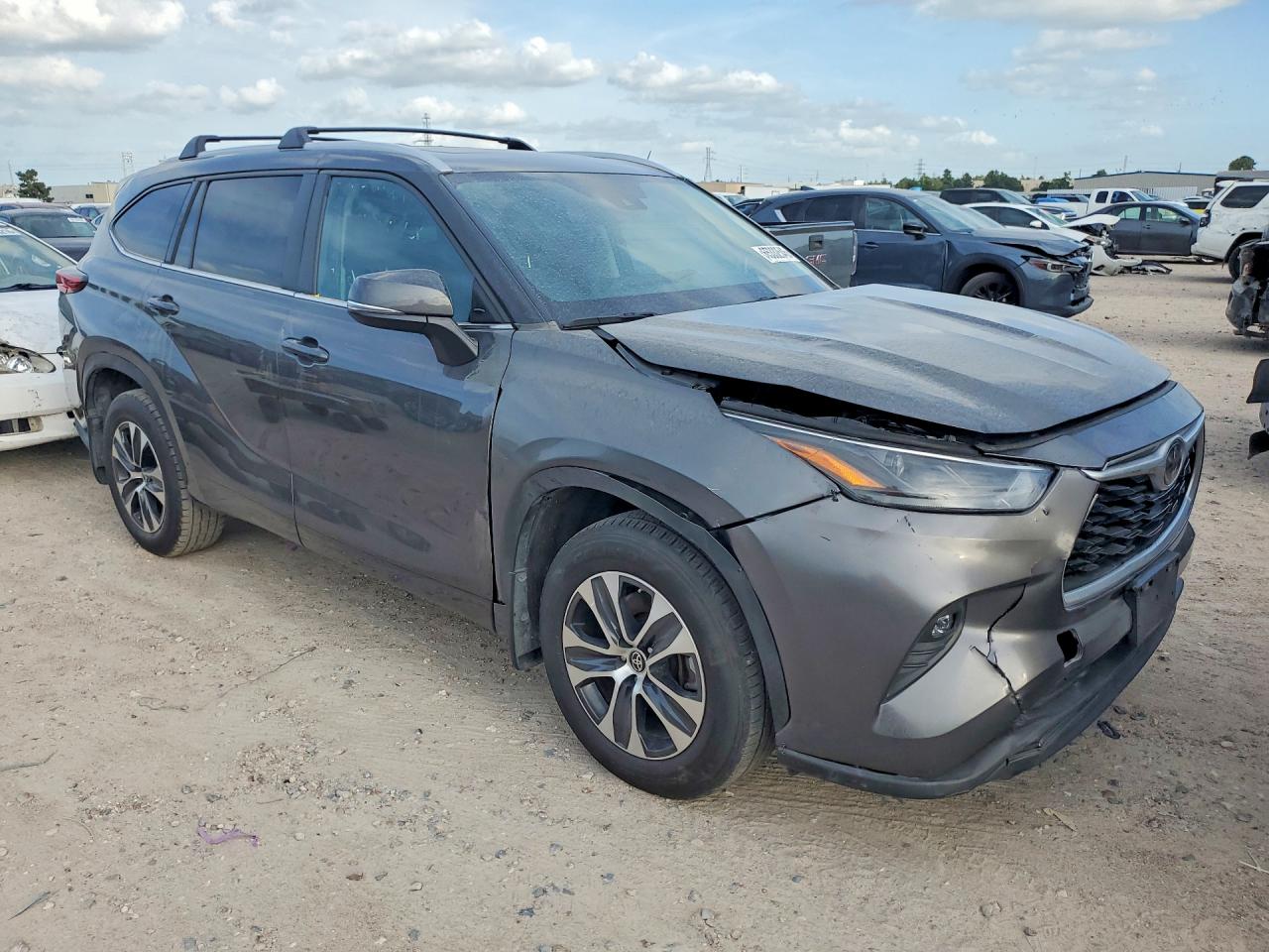 2023 TOYOTA HIGHLANDER XLE — снимка 4
