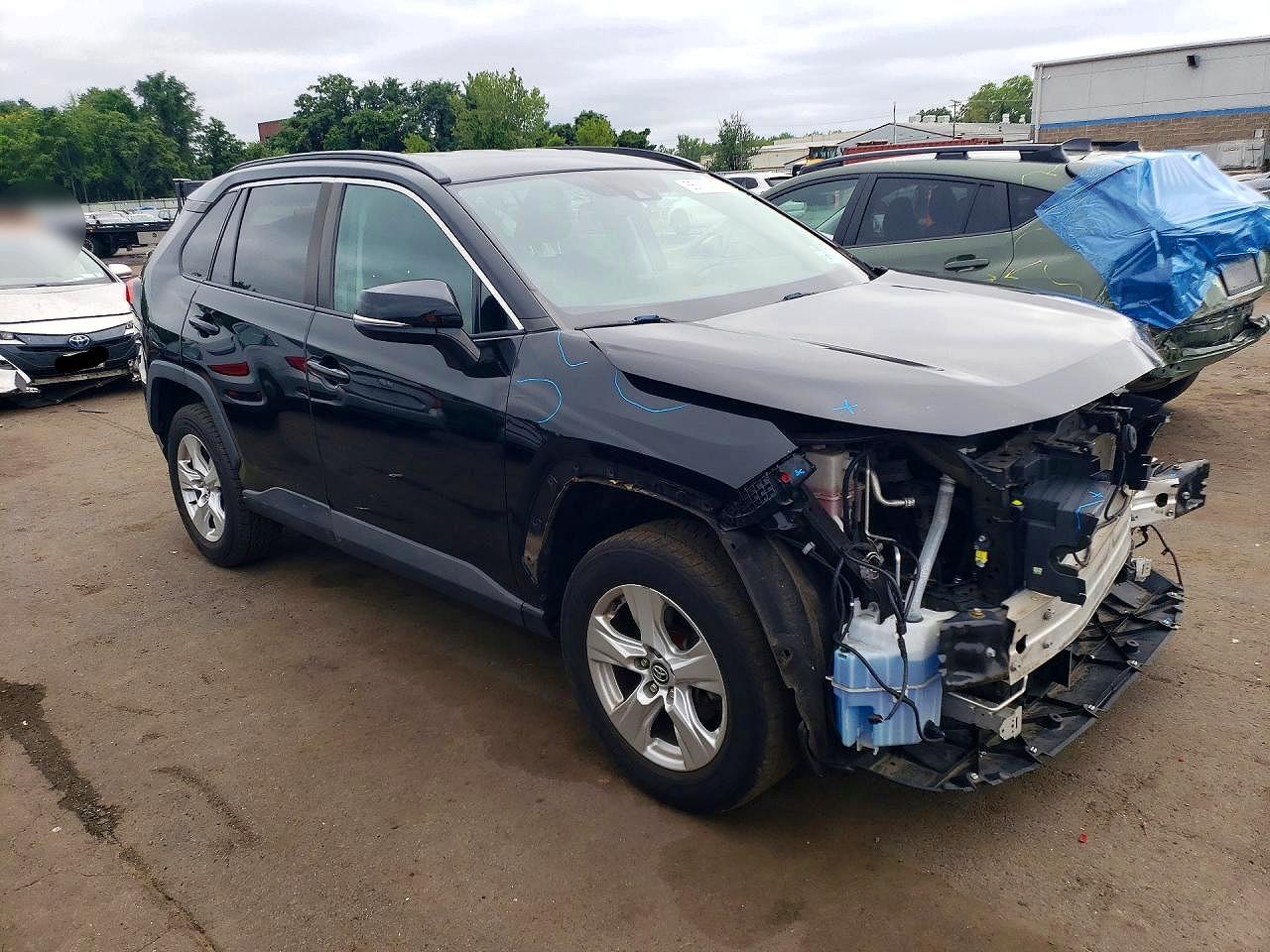 2020 TOYOTA RAV4 XLE — снимка 4