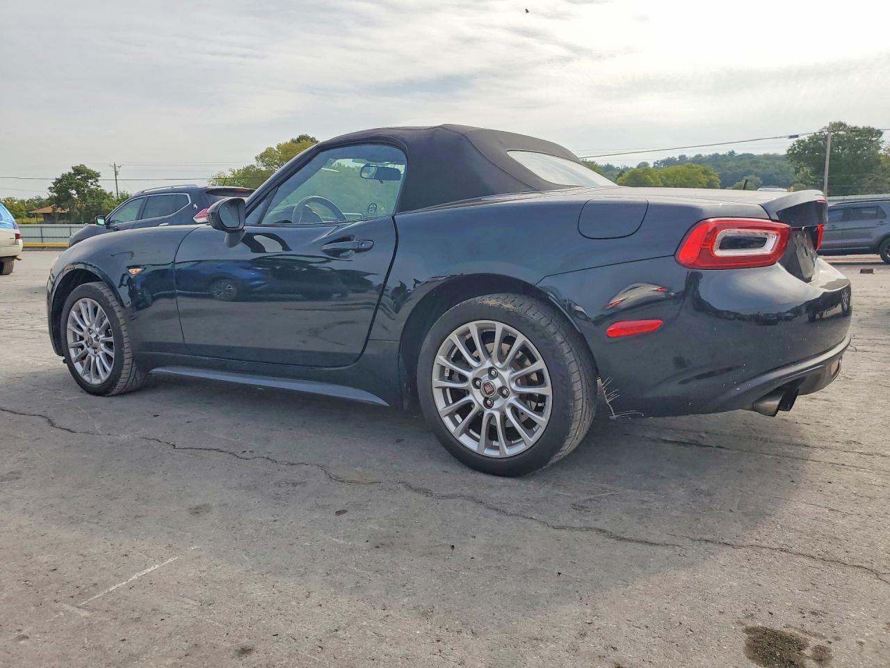 2017 FIAT 124 SPIDER CLASSICA — снимка 2