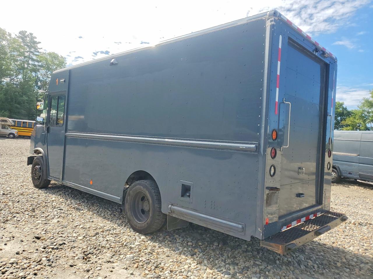 2020 FORD F59 — снимка 2