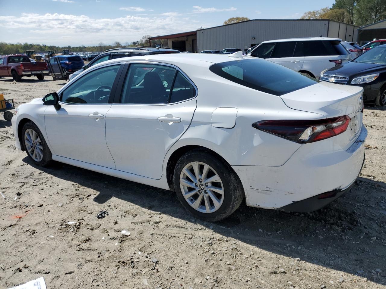 2021 TOYOTA CAMRY LE — снимка 2