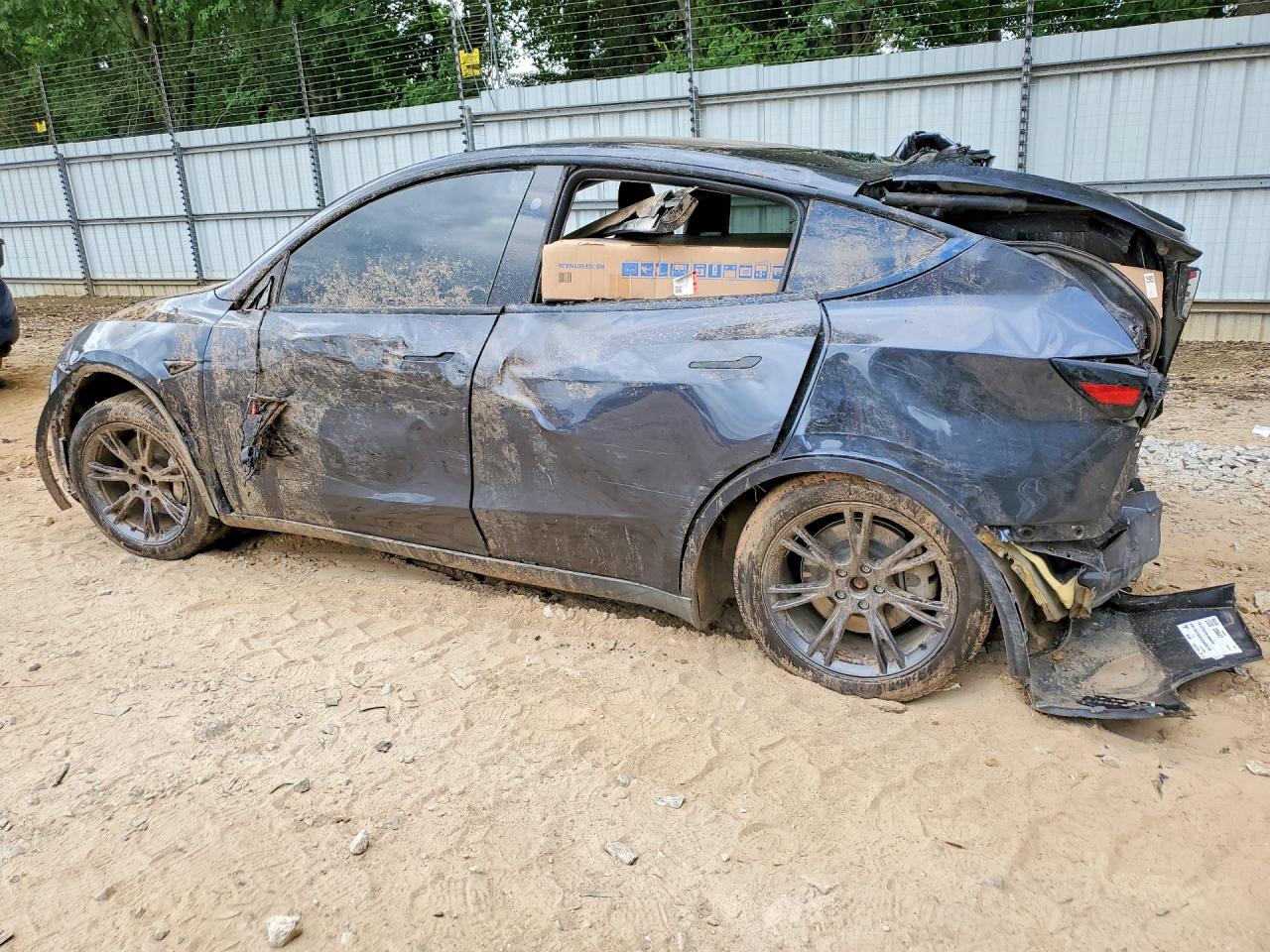 2025 TESLA MODEL Y — снимка 2