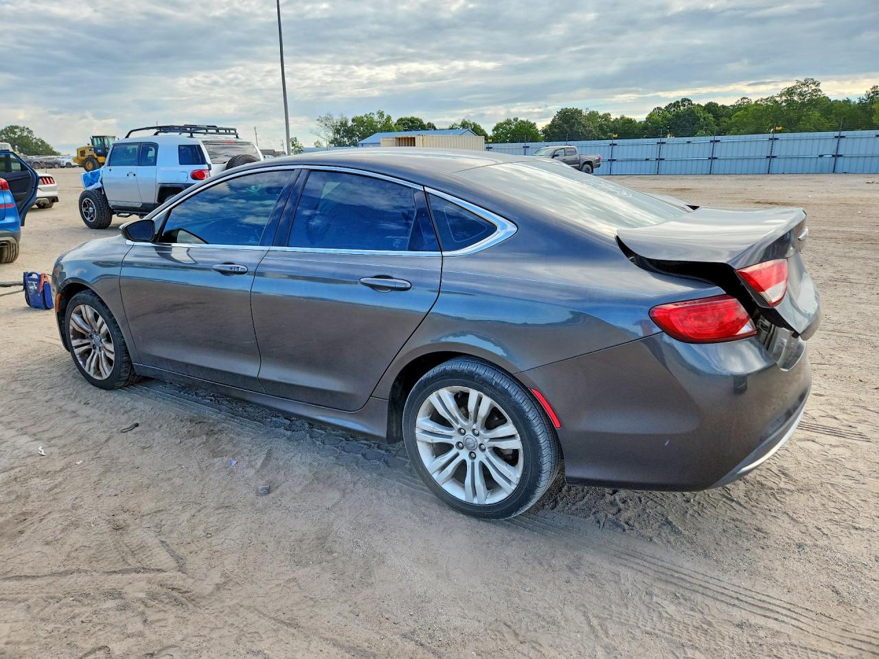 2015 CHRYSLER 200 LIMITED — снимка 2