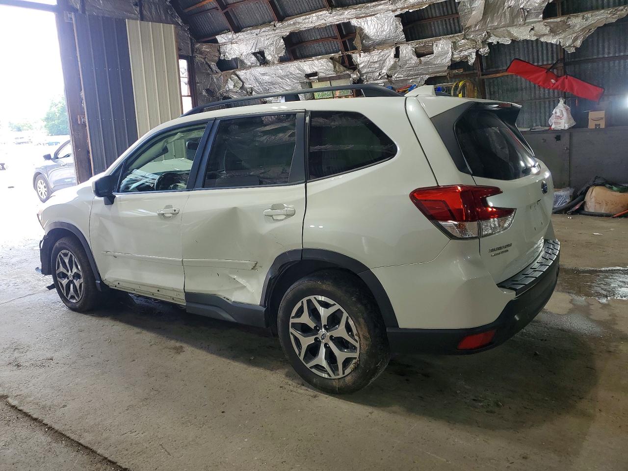 2021 SUBARU FORESTER PREMIUM — снимка 2