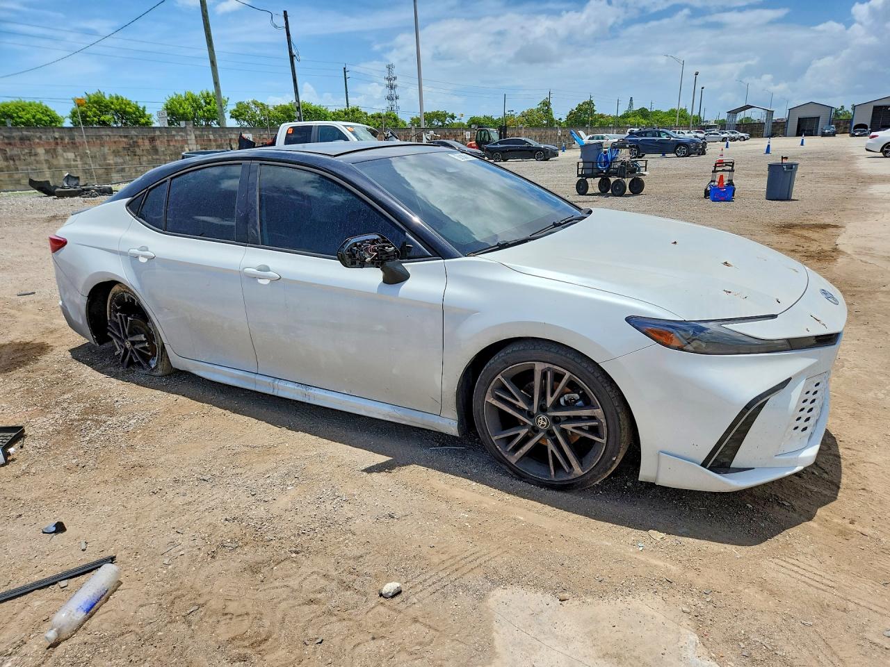 2025 TOYOTA CAMRY XSE — снимка 4
