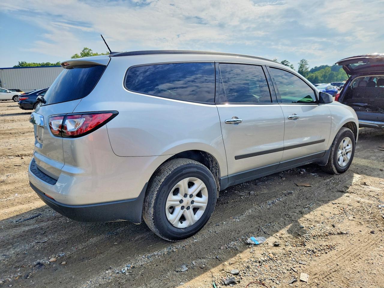 2017 CHEVROLET TRAVERSE LS — снимка 3