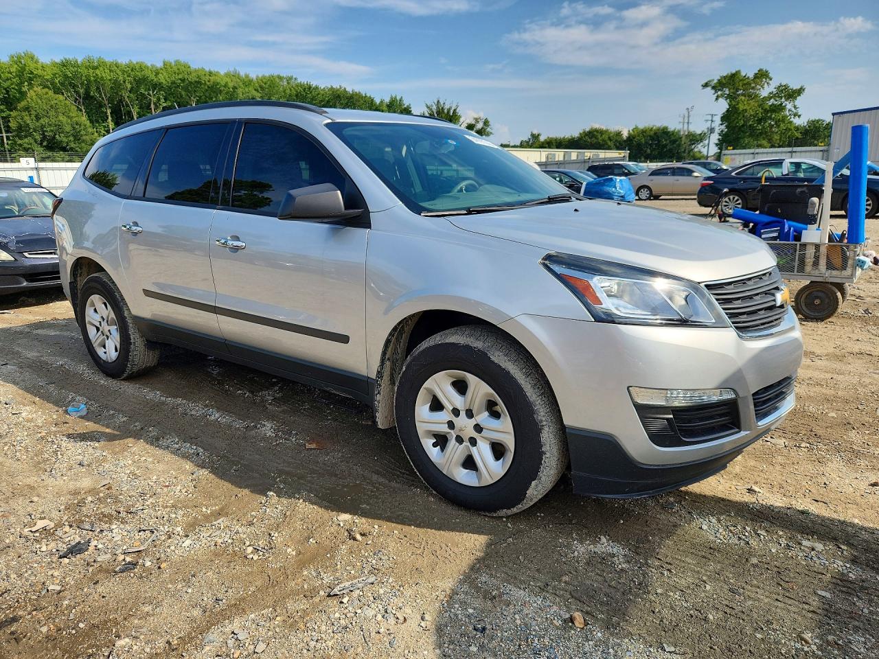 2017 CHEVROLET TRAVERSE LS — снимка 4