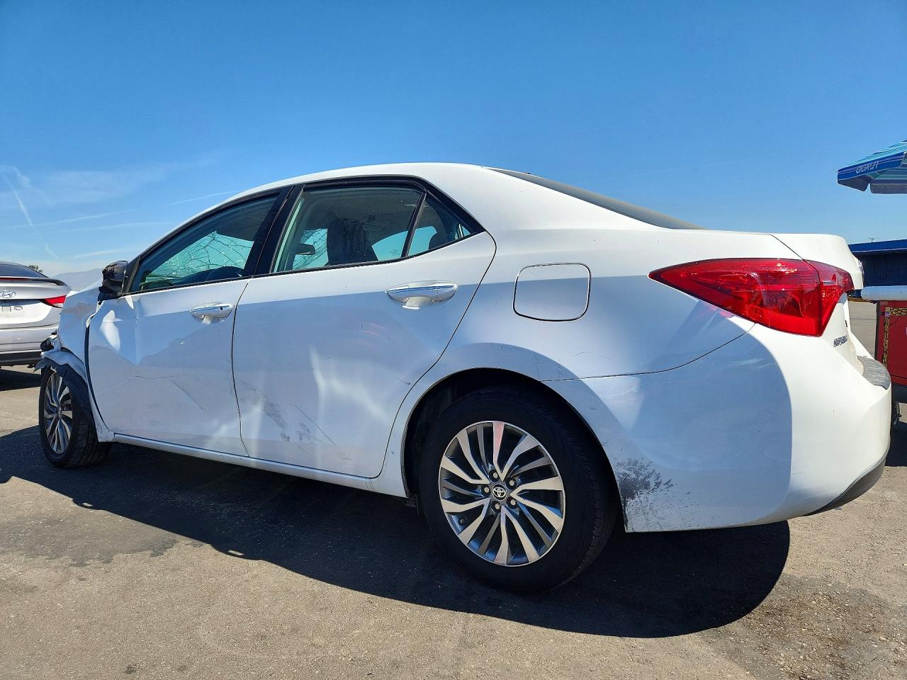 2018 TOYOTA COROLLA XLE — снимка 2