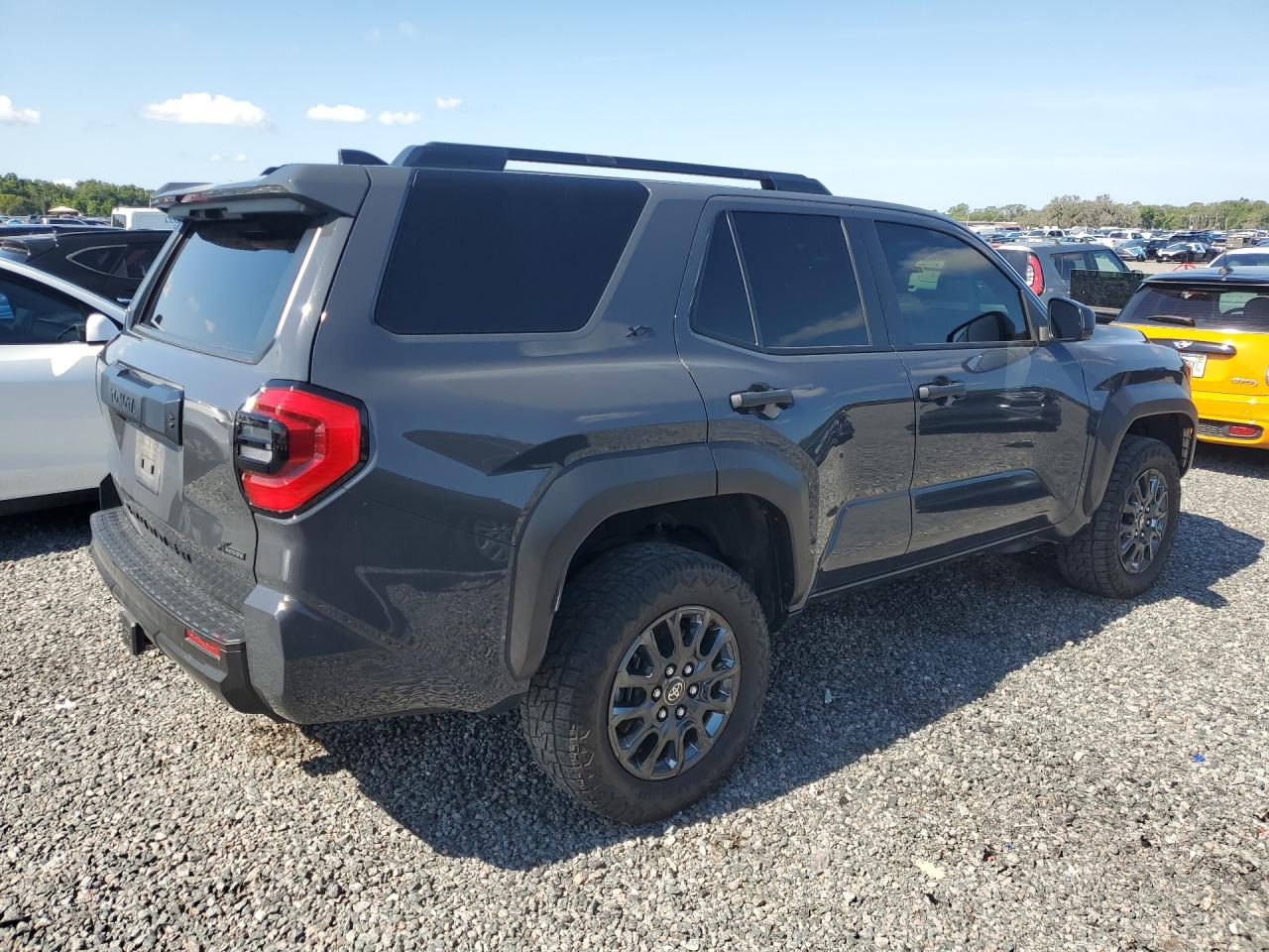 2025 TOYOTA 4RUNNER SR5 — снимка 3