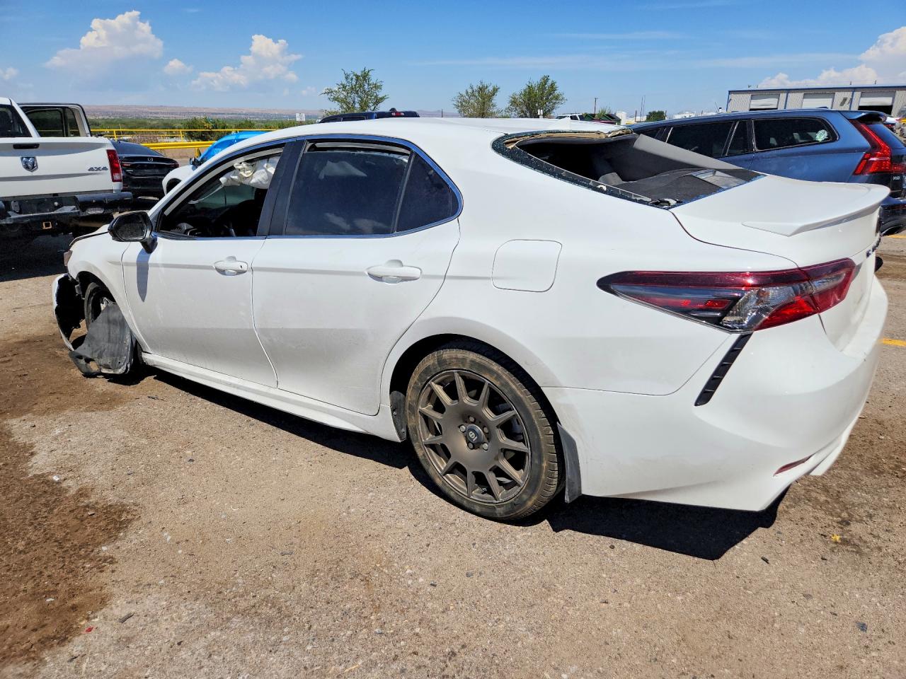 2023 TOYOTA CAMRY SE — снимка 2