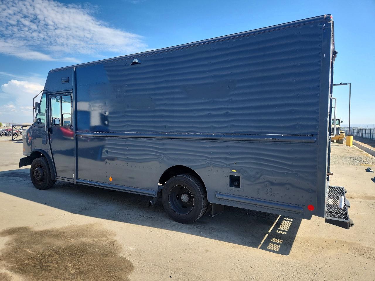 2020 FORD F59 — снимка 2