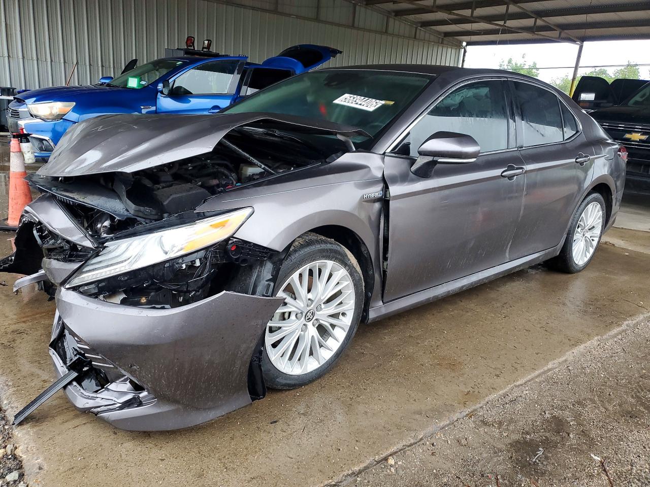 2020 TOYOTA CAMRY XLE