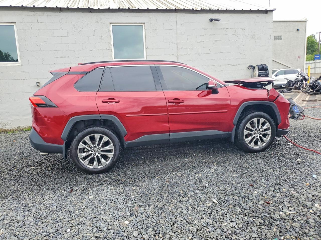 2024 TOYOTA RAV4 XLE PREMIUM — снимка 3