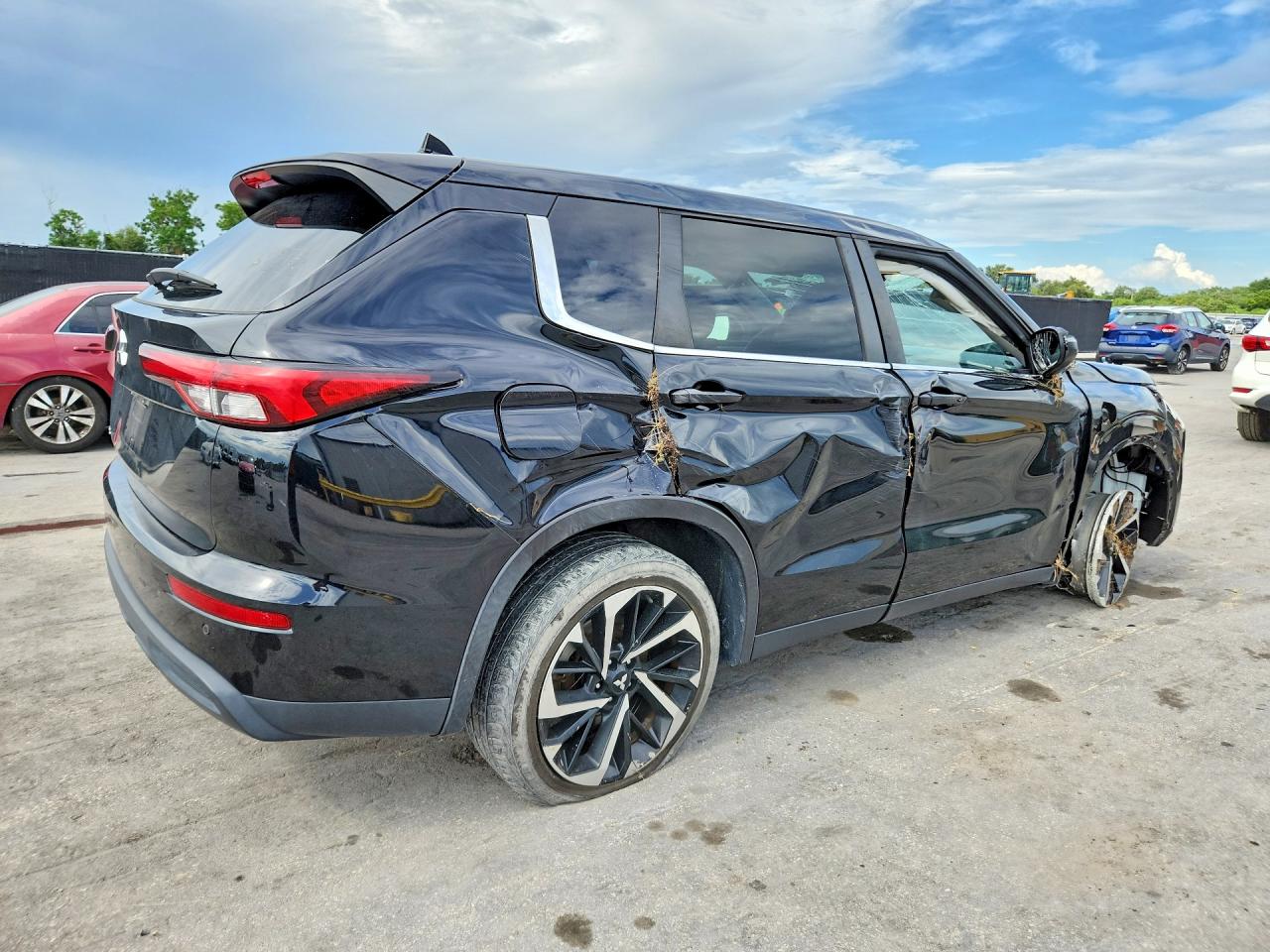 2022 MITSUBISHI OUTLANDER ES — снимка 3