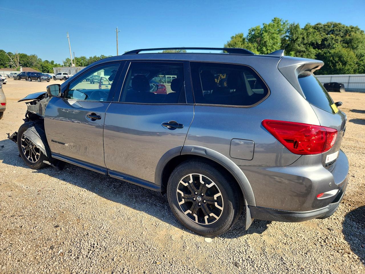 2020 NISSAN PATHFINDER SL — снимка 2