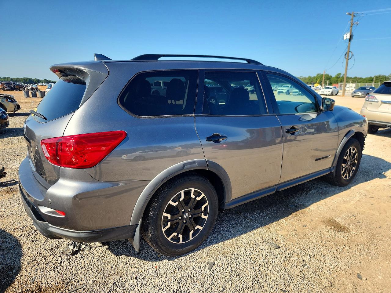 2020 NISSAN PATHFINDER SL — снимка 3