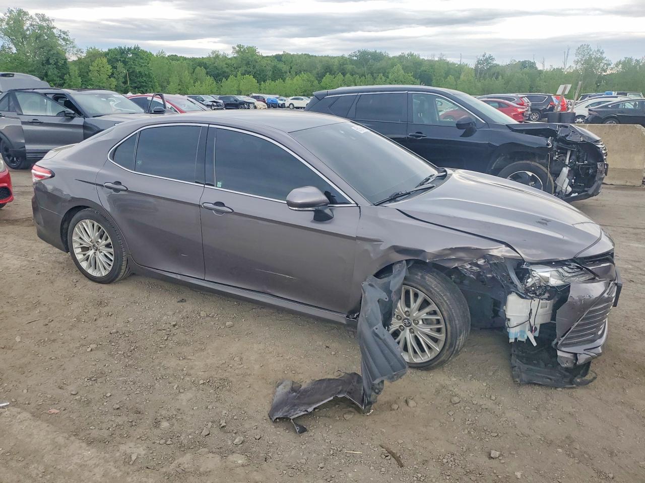 2019 TOYOTA CAMRY XLE — снимка 4