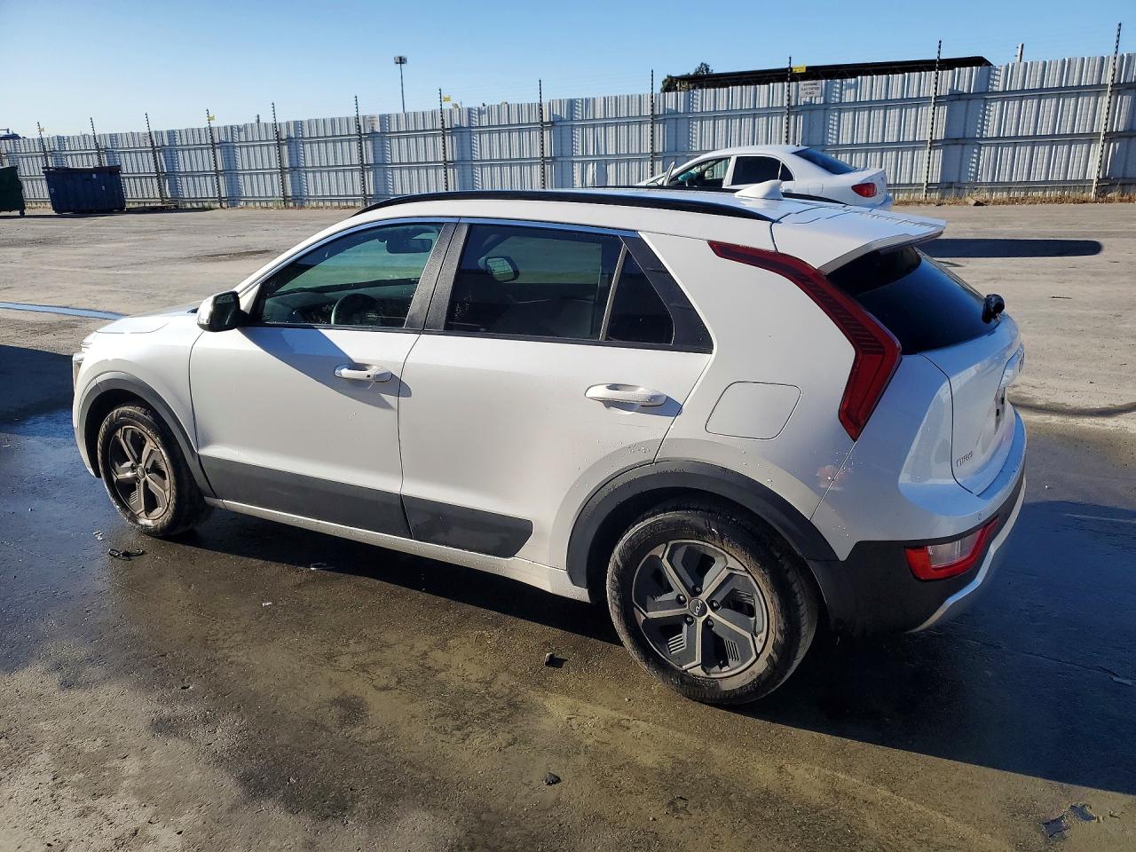 2023 KIA NIRO EX — снимка 2