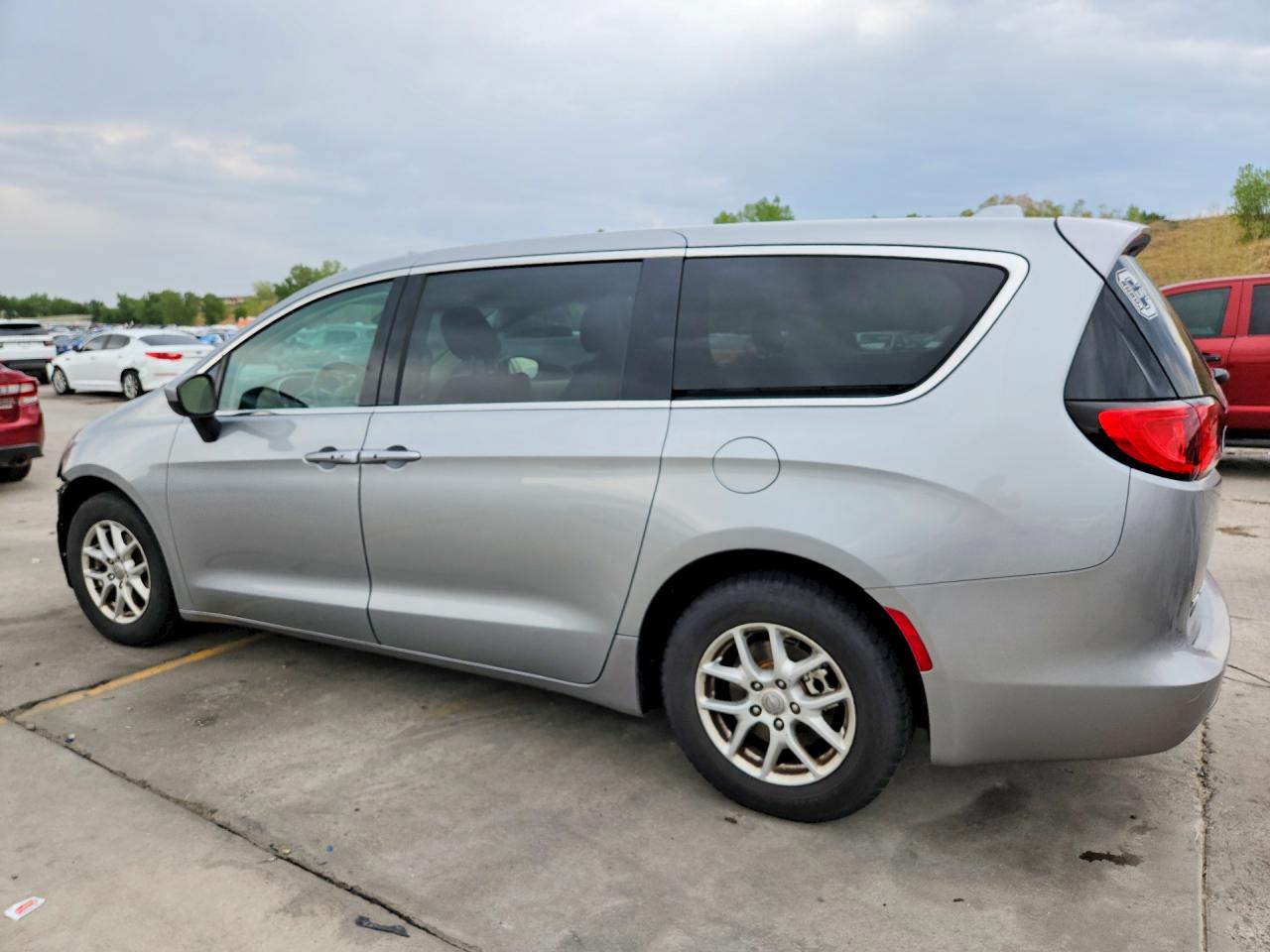 2017 CHRYSLER PACIFICA TOURING — снимка 2