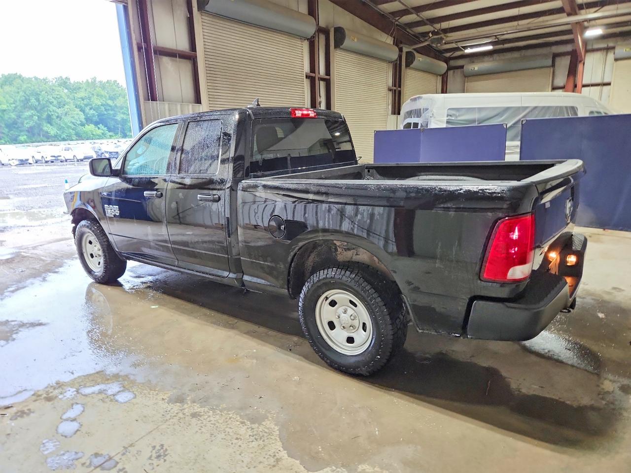 2023 RAM 1500 CLASSIC TRADESMAN — снимка 2