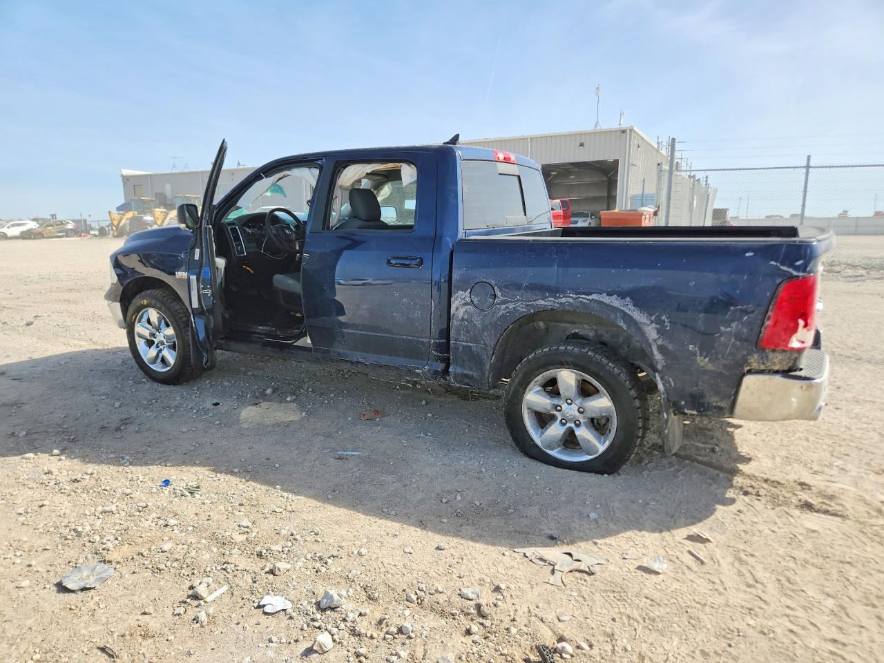 2019 RAM 1500 CLASSIC SLT — снимка 2