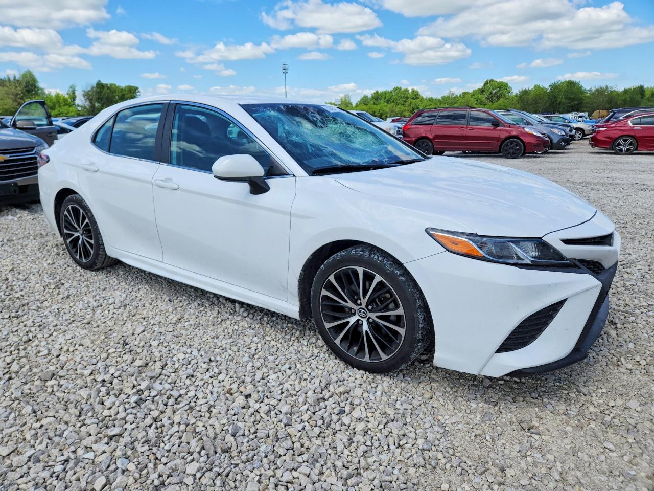 2019 TOYOTA CAMRY SE — снимка 4
