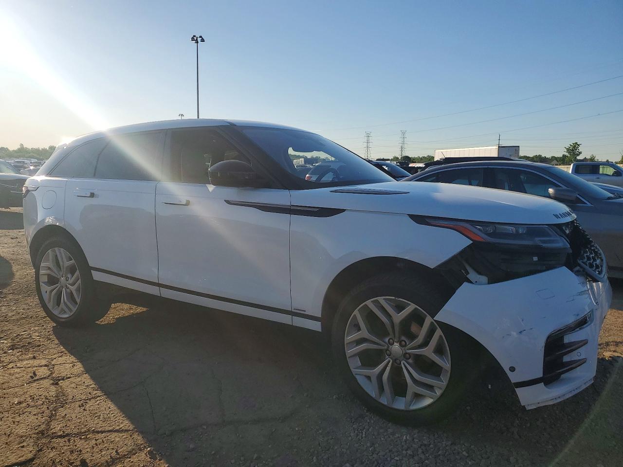 2019 LAND ROVER RANGE ROVER VELAR R-DYNAMIC SE — снимка 4