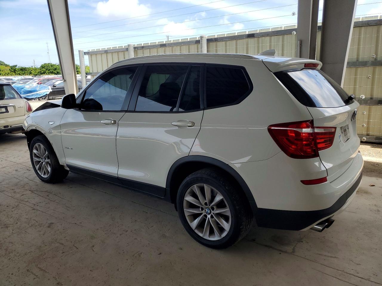 2017 BMW X3 XDRIVE28I — снимка 2