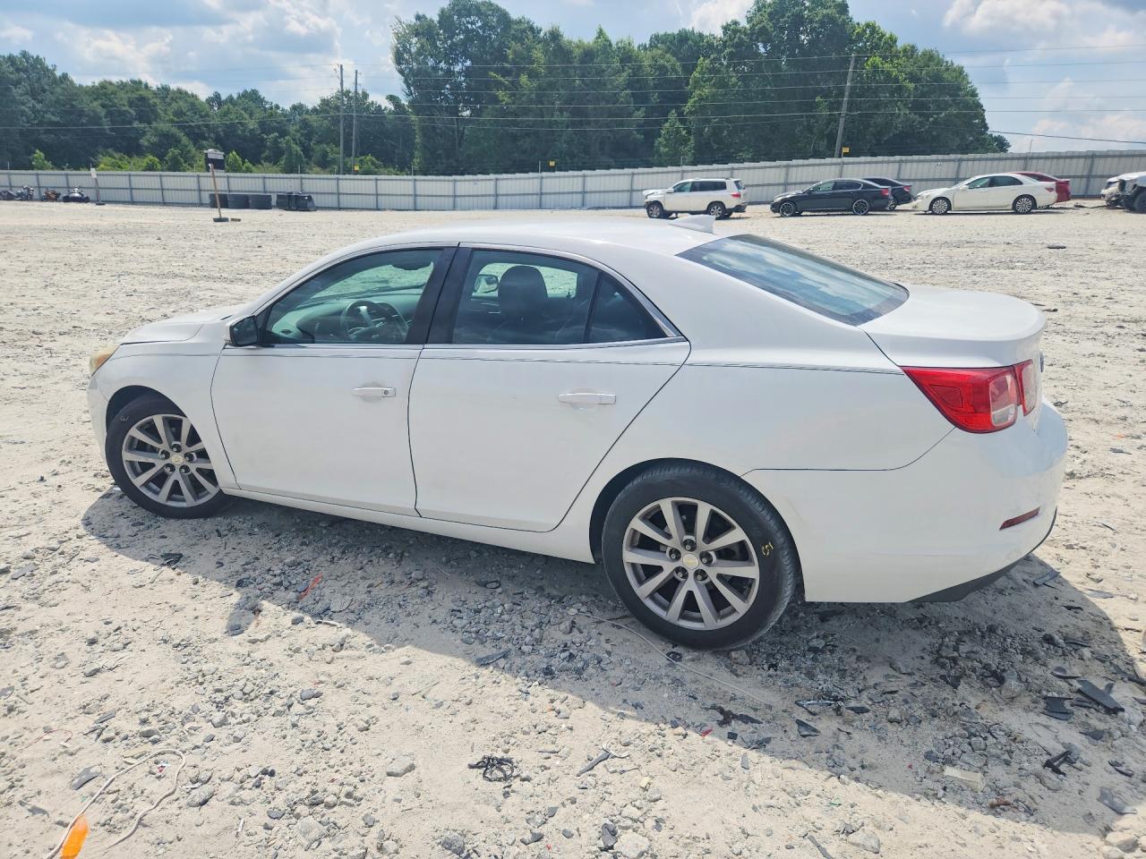 2015 CHEVROLET MALIBU 2LT — снимка 2
