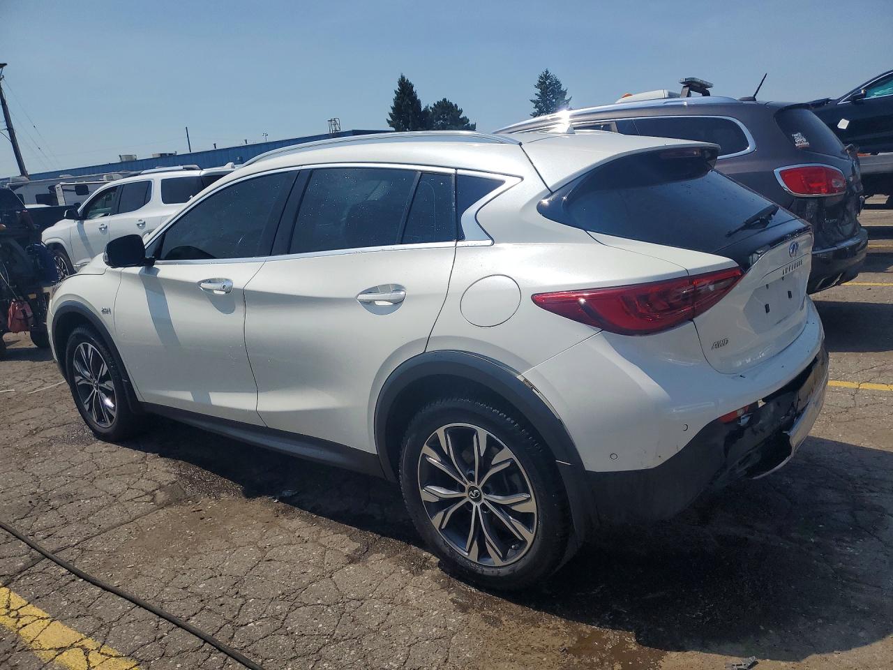 2017 INFINITI QX30 PREMIUM — снимка 2