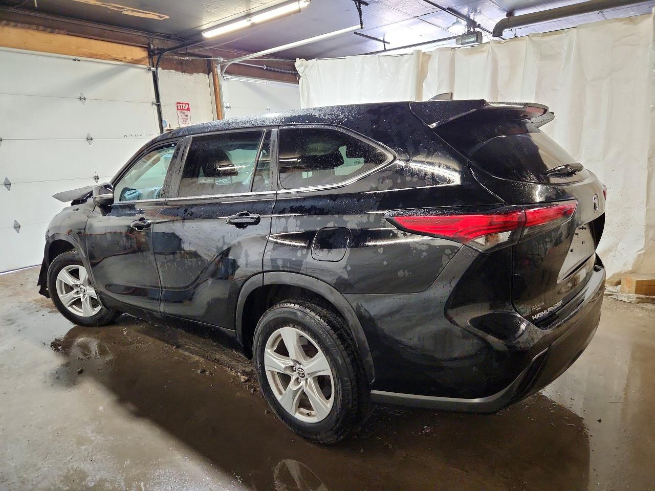 2023 TOYOTA HIGHLANDER LE — снимка 2