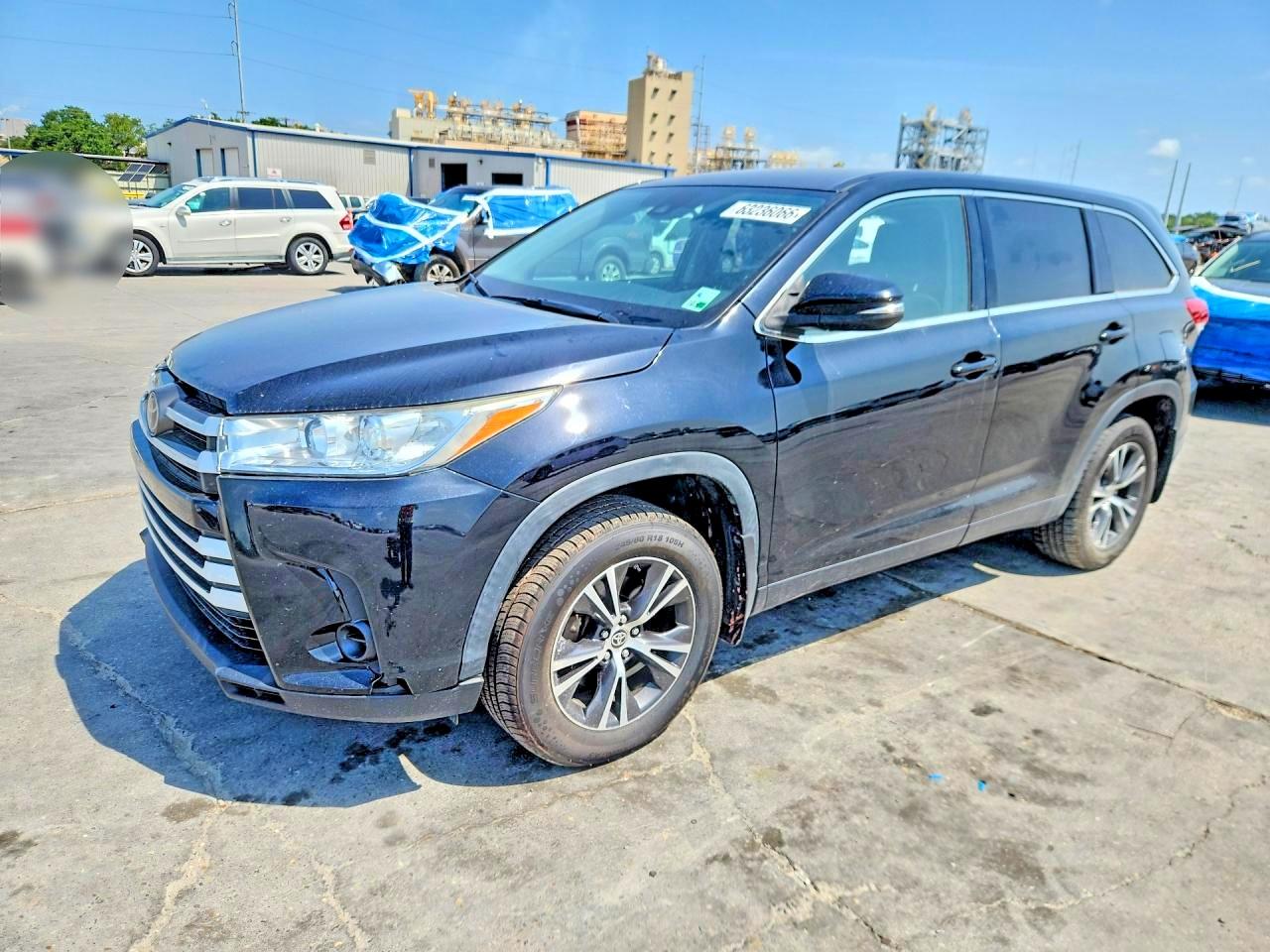 2019 TOYOTA HIGHLANDER LE