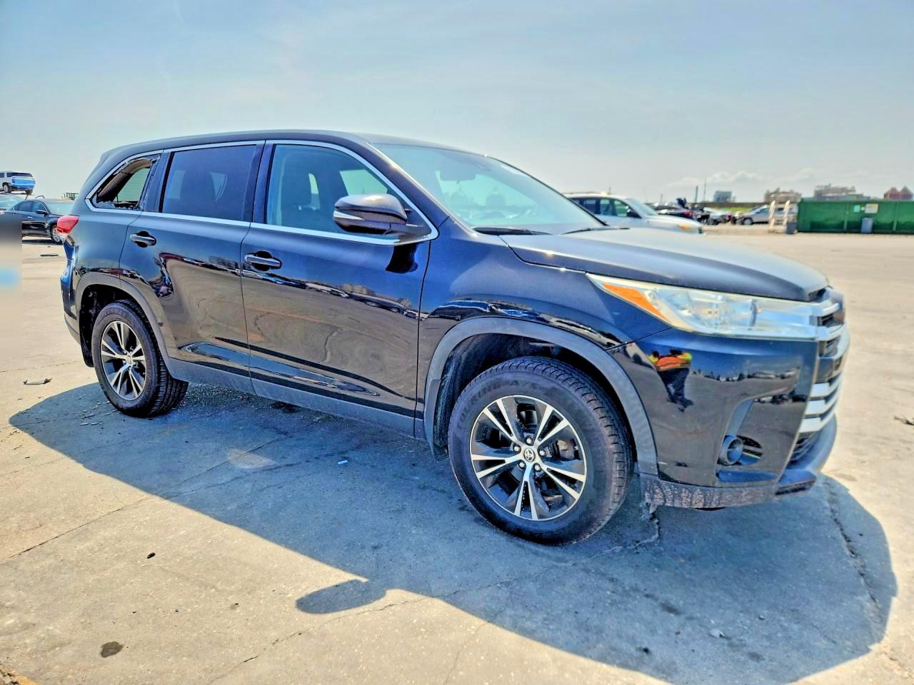 2019 TOYOTA HIGHLANDER LE — снимка 4