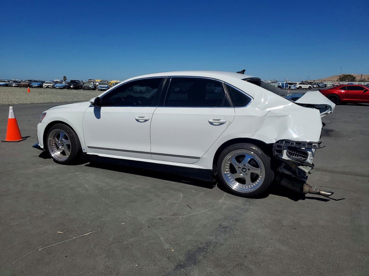 2016 VOLKSWAGEN PASSAT SE — снимка 2