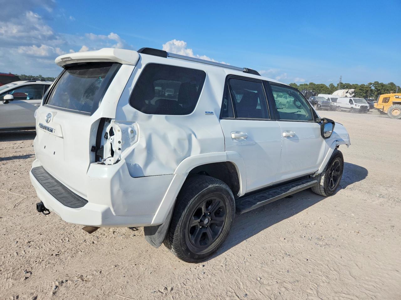 2024 TOYOTA 4RUNNER SR5 — снимка 3