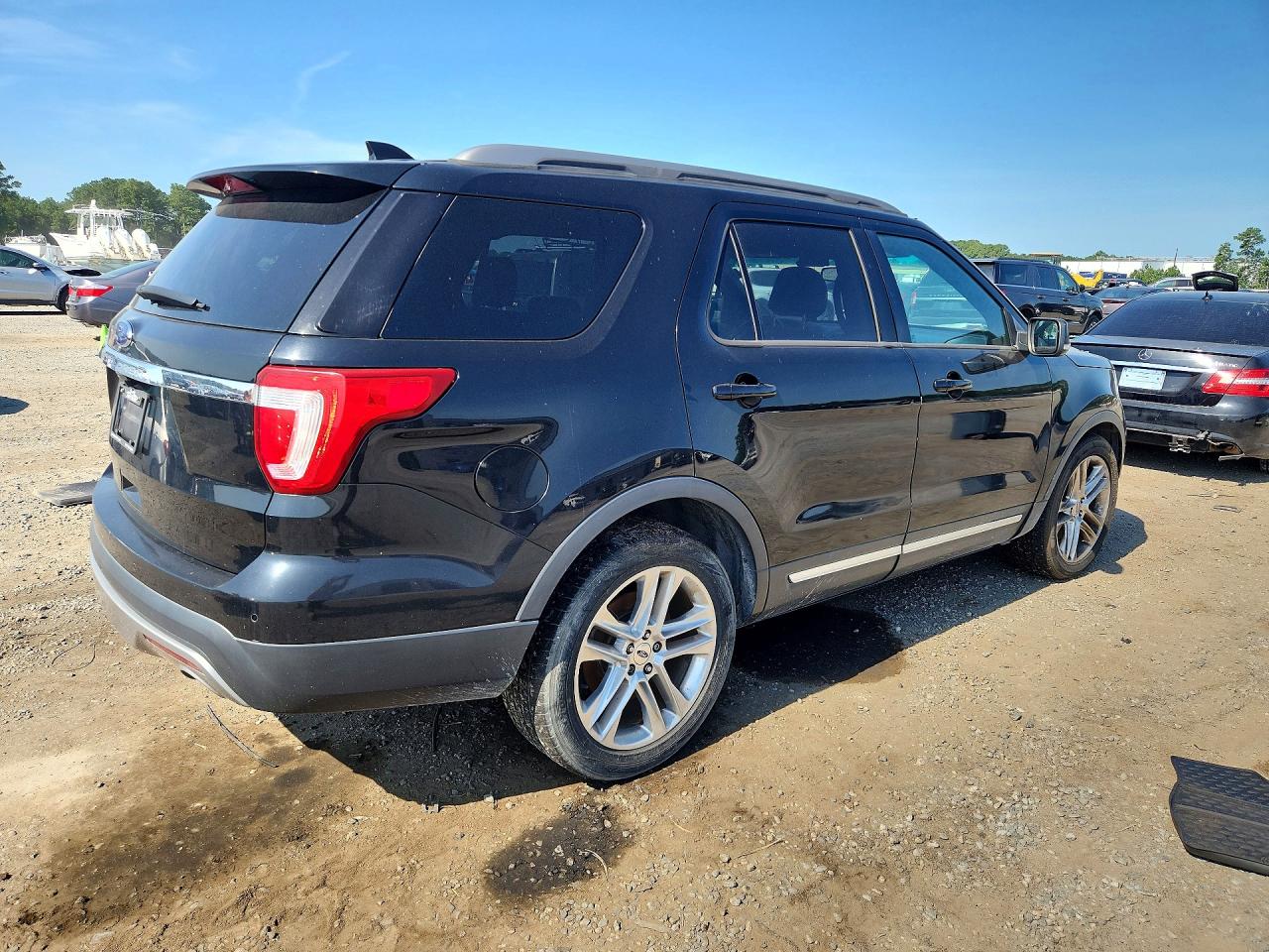 2017 FORD EXPLORER XLT — снимка 3