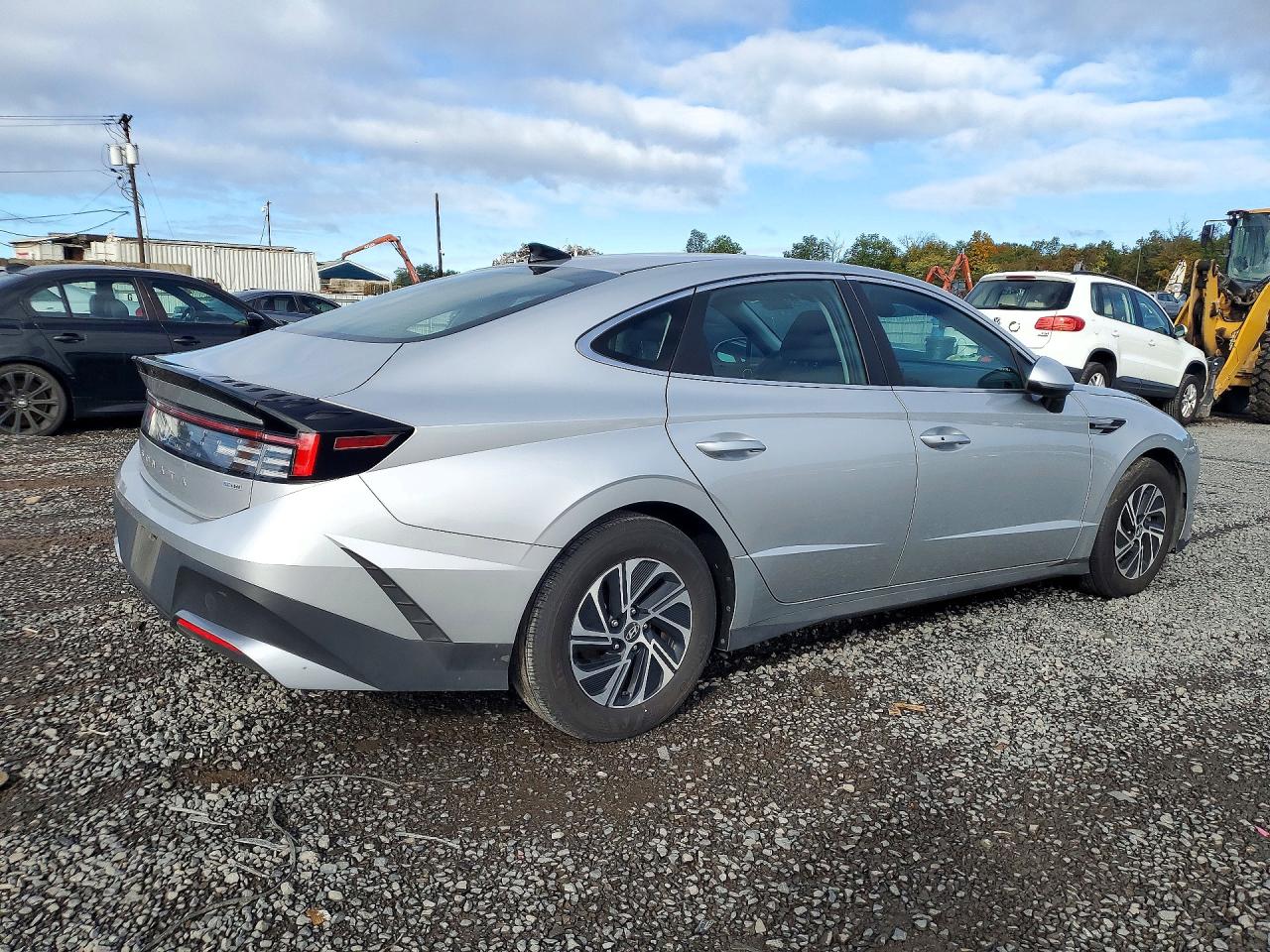 2026 HYUNDAI SONATA HYBRID BLUE — photo 3