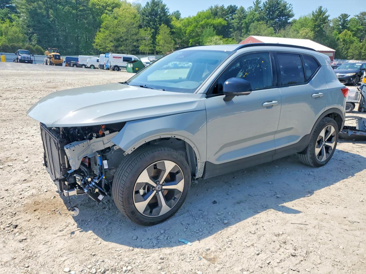 2026 VOLVO XC40 PLUS