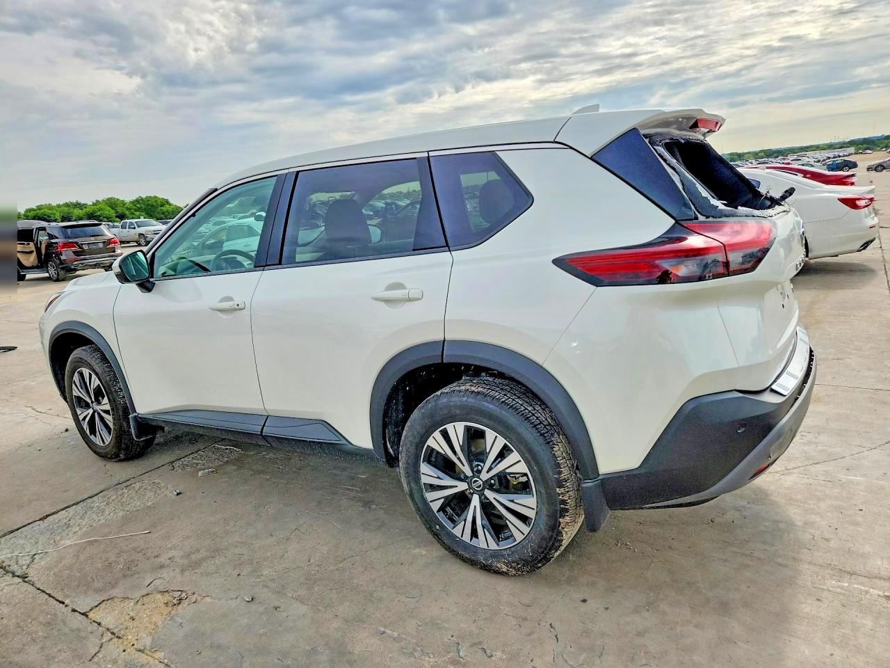 2021 NISSAN ROGUE SV — снимка 2