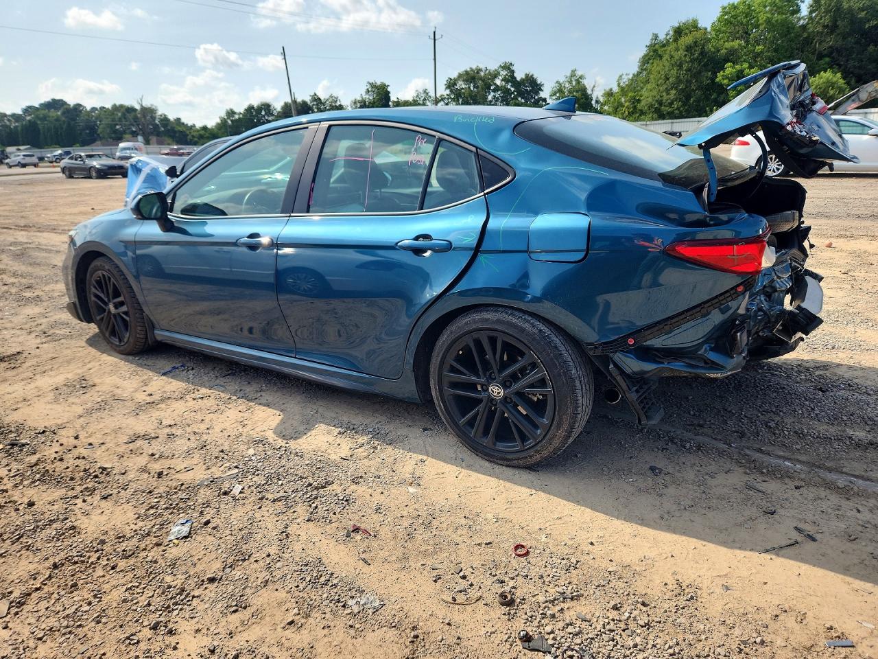 2025 TOYOTA CAMRY SE — снимка 2